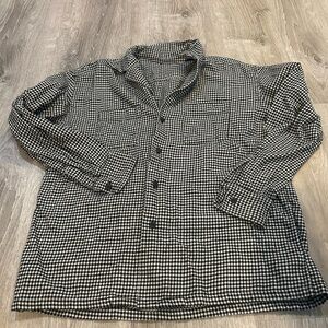 Uniqlo Black and White Checkered Button-Up Shirt woman’s size medium new